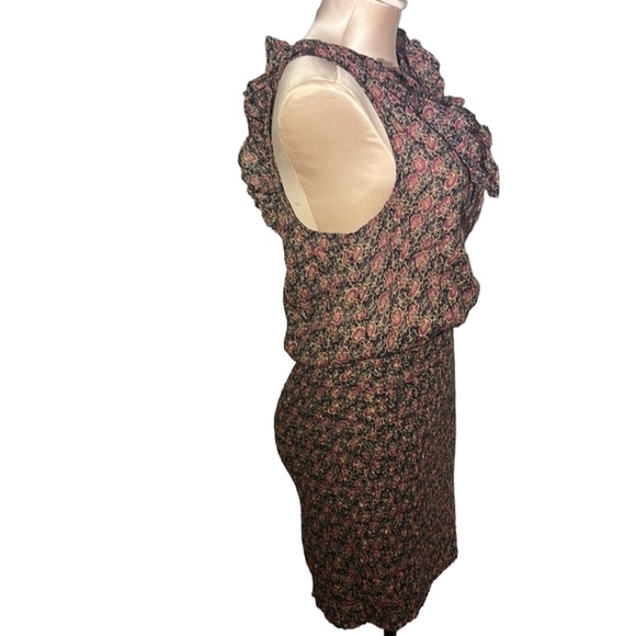 Free People sleeveless dress. Floral print on black. Size S. Stretchy skirt. - Picture 6 of 9
